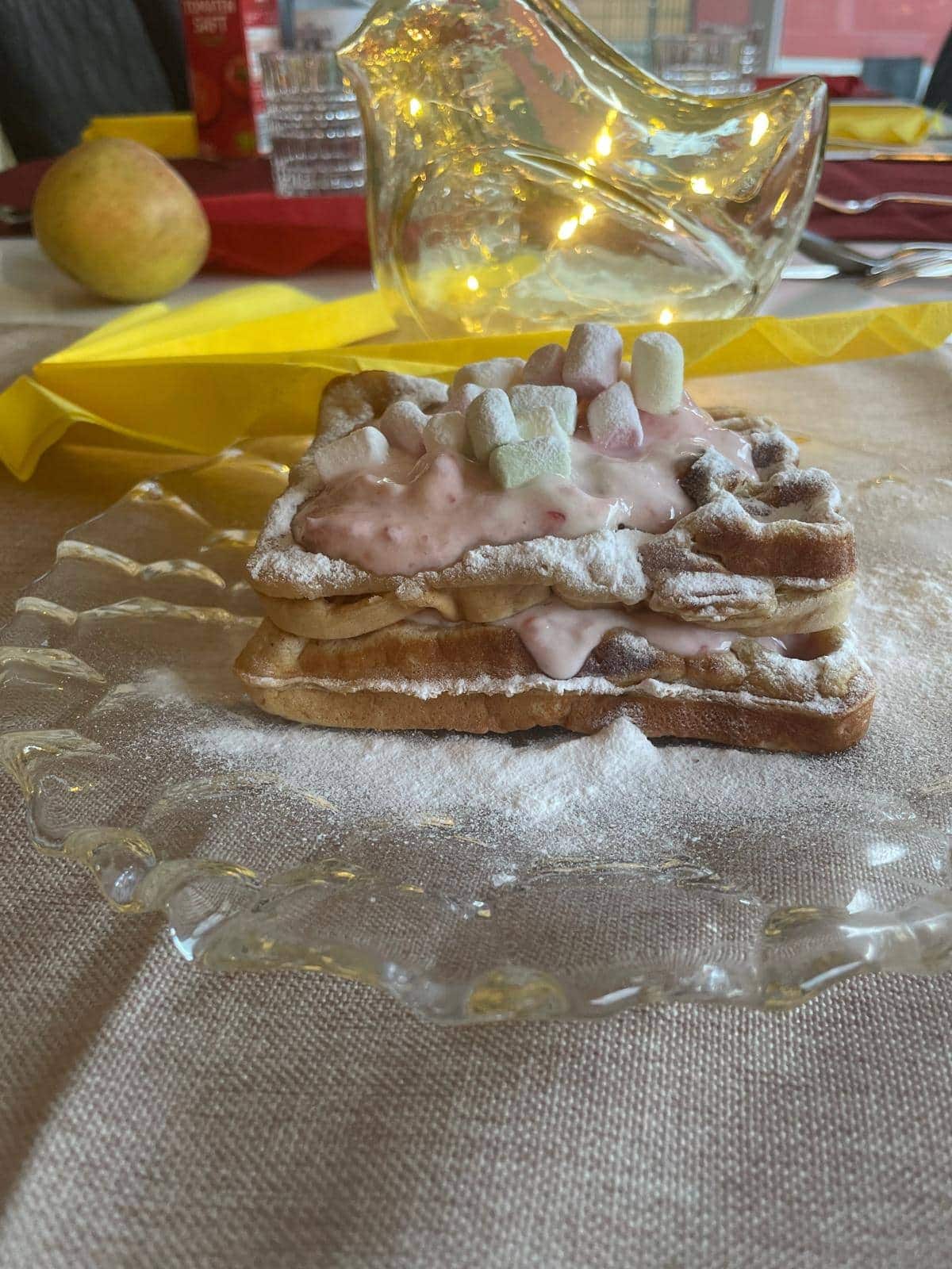 Doppeldecker-Waffel als Dessert